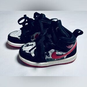 Nike Air Jordan 1 Mid Newspaper Air Times Sneaker Baby Toddler 5 Wht/Blk/Gym Red
